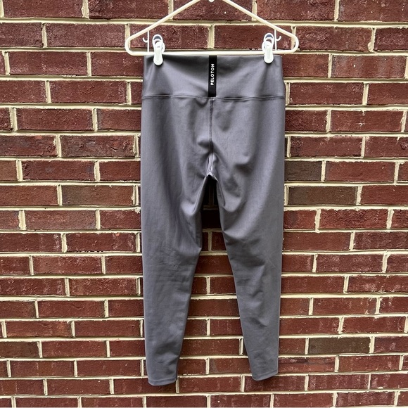 Peloton Grey Show Up Front Slit Leggings Size Large - Picture 5 of 9